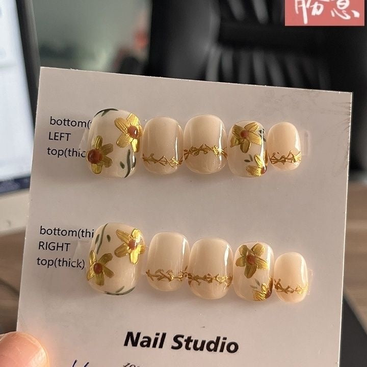 NO.175 Amourwa custom handmade nails